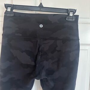 Lululemon Black Camo Wunderunder size 6